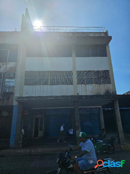 Venta de Edificio Comercial en la Av. Las Ferias