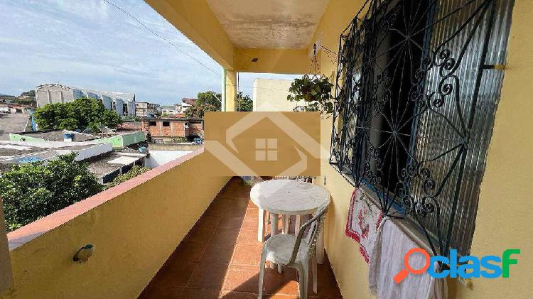 3 Casas à Venda em Frente ao Fórum de Queimados