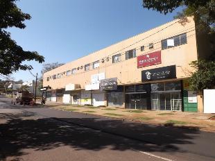 ALUG-SE SALA SOBRE LOJA CENTRO COMERCIAL PINHEIROS