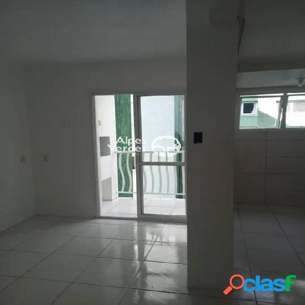 Aluga-se apartamento de 2 dormitorios no são luis a 7