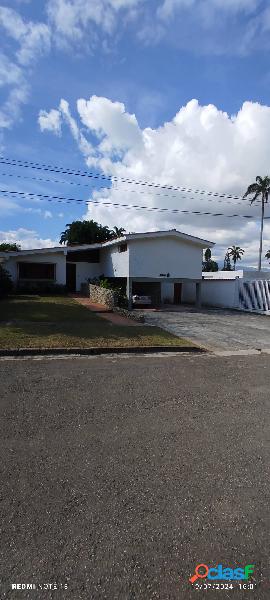 Casa en venta en la Urb. Guaparo Calle cerrada