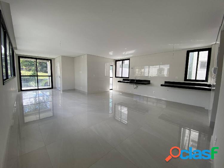Lindo Apartamento de quatro quartos com suíte e closet no