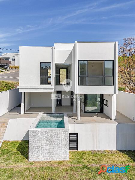 Refúgio Contemporâneo em Itatiba: Casa de Dois Andares