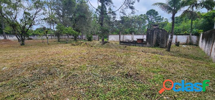 Terreno de chácara á venda em Itanhaém, murado e com