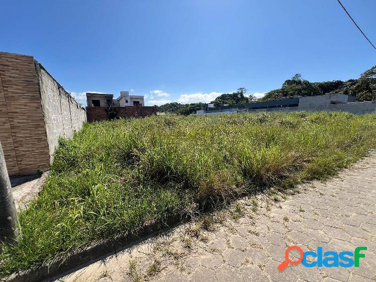 Terreno á venda, construção de casas geminadas ou meio