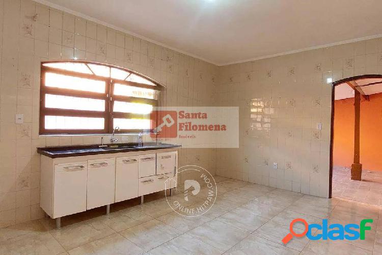 Aluguel de Casa Térrea na Esquina - 232m² em Utinga