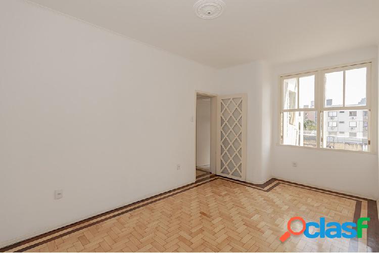 Apartamento com 2 quartos, 70m², à venda em Porto Alegre,