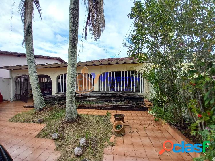 Casa 2 dorm.(1 suíte) R$ 320.000,00 em Mongaguá na