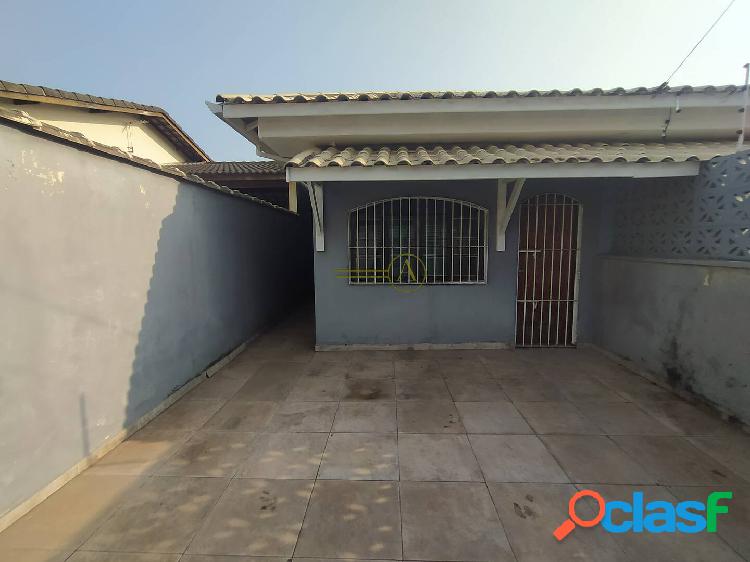 Casa á 700m da Praia, 2 dorms (sendo 1 suíte) à venda em