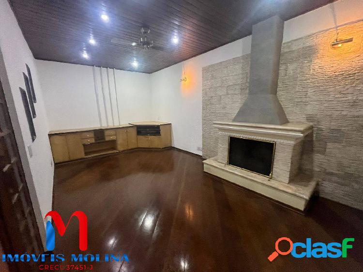 Casa Térrea c/ Edícula - 240m²- 2 Dormitórios - 2 Vagas