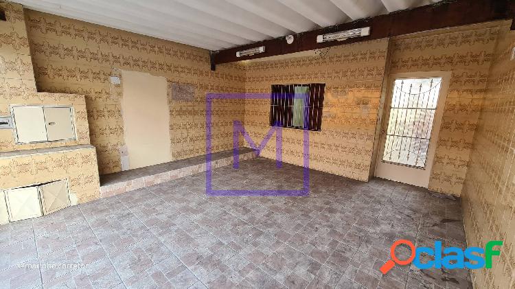 Casa com 2 dormitórios à venda, 140 m² por R$ 425.000 -