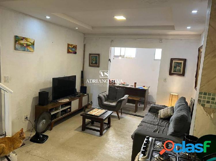 Casa com 2 quartos, 160m², à venda em Niterói,