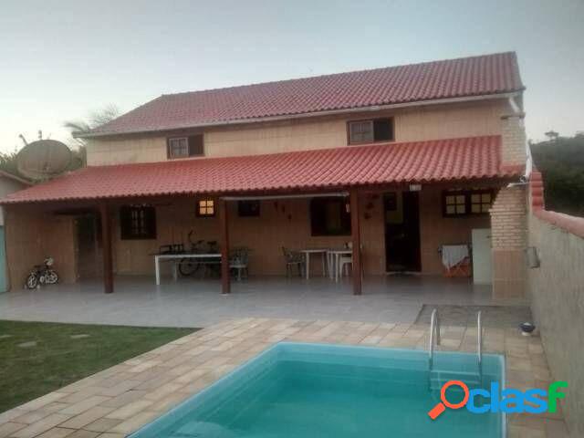 Casa com 3 quartos e piscina - Condomínio Sonho de Vida