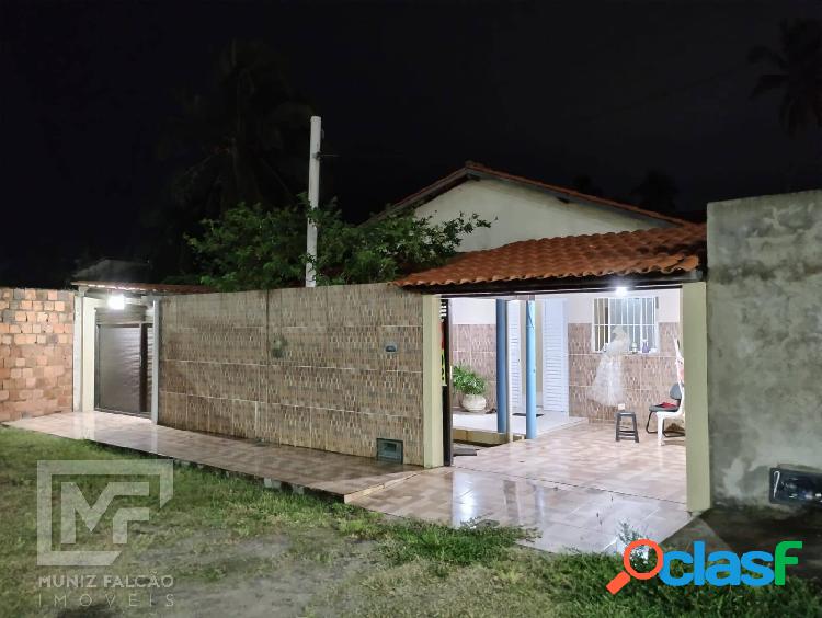 Casa nascente com três quartos, terreno 12,4x22m, Barra