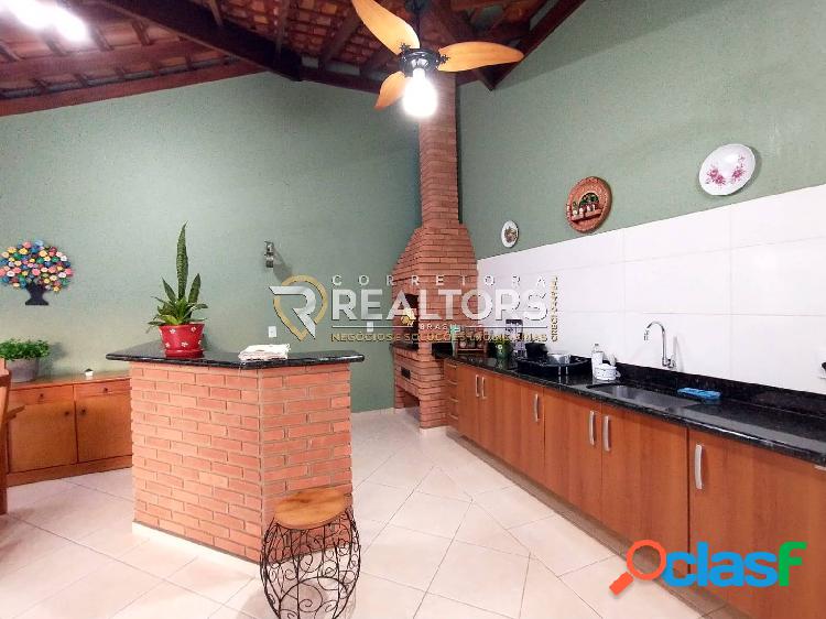 Casa térrea impecável c/ área gourmet completa no bairro