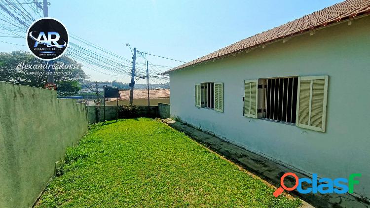 Casa à venda no Centro de Várzea Paulista.