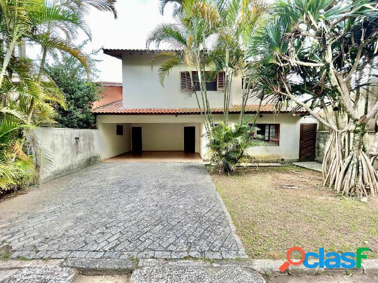 Cond. Vila Velha - Casa 2 suítes + Apto hóspedes, 4 vagas