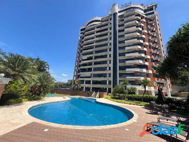 En Venta Exclusivo Apartamento en Altos de Guataparo, Resd