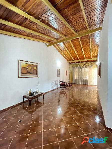 En venta Casa en URB. VALLE DE ORO ¡ACEPTA FINANCIAMIENTO!