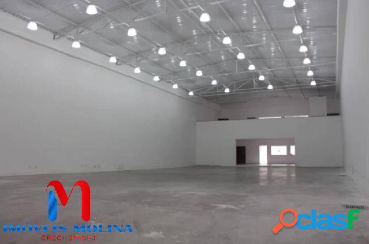 **Excelente Salão com 720m² para Locação - Bairro Centro