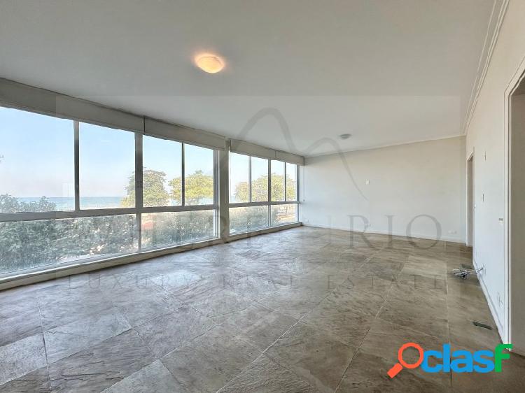 Excelente apartamento à venda em frente ao mar em