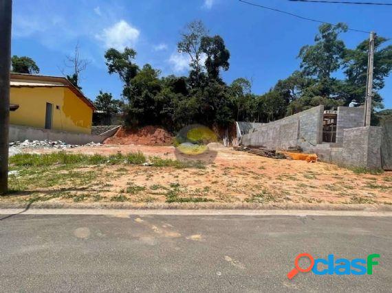 Lindo lote em ótimo condomínio com lazer completo