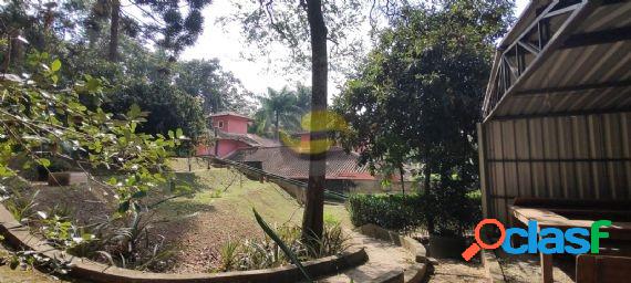 Lote murado, com galpão de 30m² banheiro, horta..