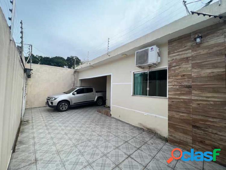 VENDE-SE CASA MOBILIADA COM 2 QUARTOS E PISCINA NO BAIRRO