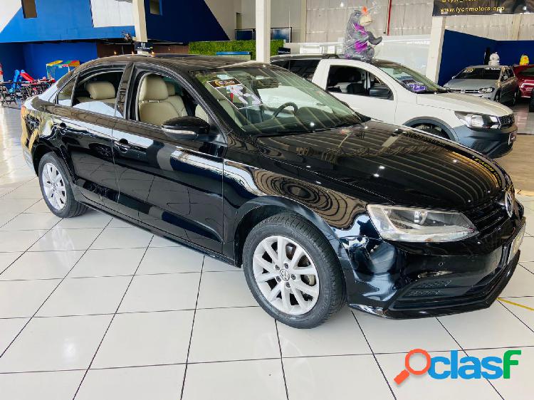 VOLKSWAGEN JETTA TRENDLINE 2.0 T.FLEX 8V 4P TIP. PRETO 2015