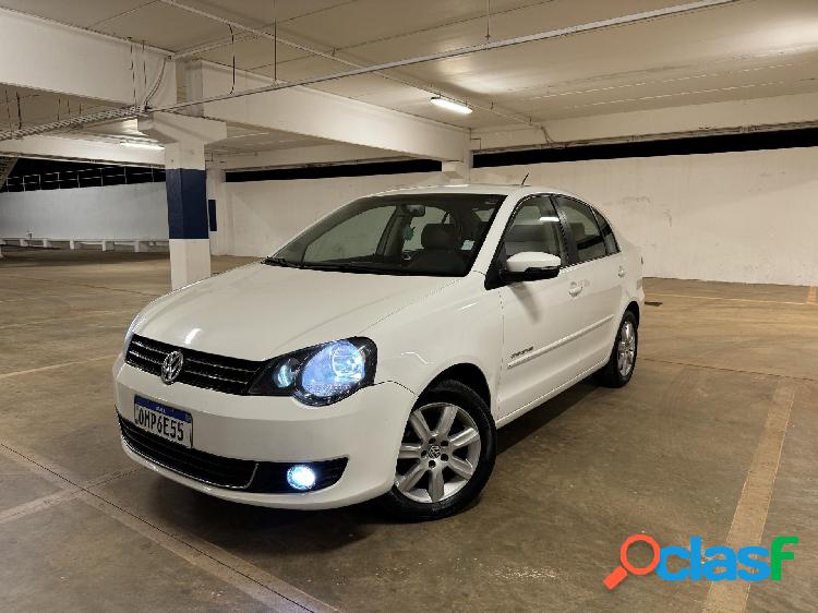 VOLKSWAGEN POLO SED. COMFORT. 1.6 MI TOT. FLEX 8V BRANCO