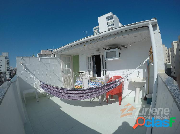 APARTAMENTO DUPEX NA PRAIA DO MORRO.