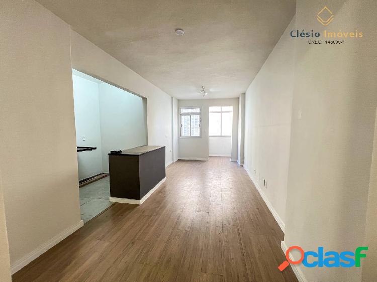 Aluga-se 2 Quartos | 58m² Útil | Varanda | Metrô