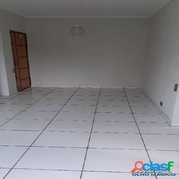 Apartamento com 2 Quartos e 1 banheiro à Venda, 64 m²