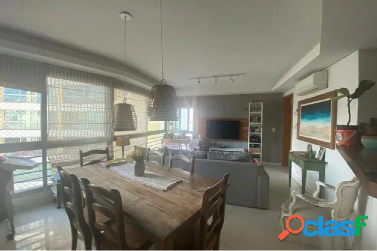 Apartamento com 3 quartos, 90m², à venda em Porto Alegre,