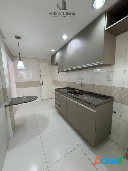 Apartamento na Navegantes 03 quartos (1suite), dependência,