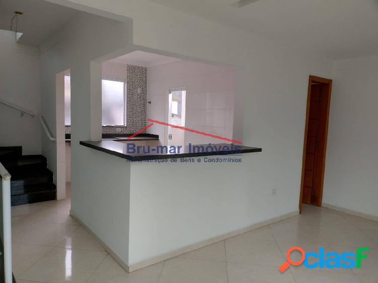 Casa Triplex Nova com 3 Suítes Garagem Fechada Piscina