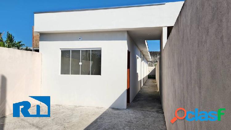 Casa à Venda no Bairro Golfinhos - 3 Quartos, 1 Suíte! -