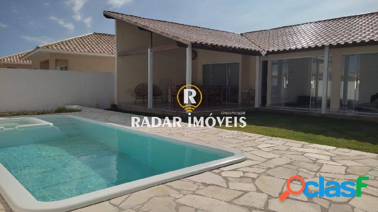 Casa com piscina e 4 quartos na Praia Linda, à venda por R$