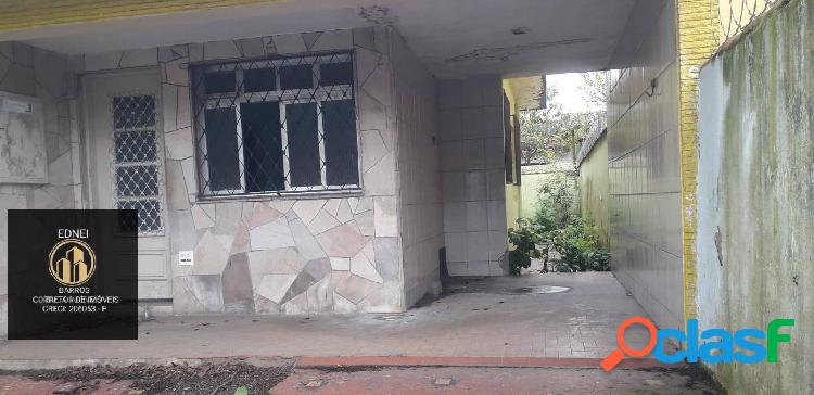 Casa na Avenida Brasil em Cubatão