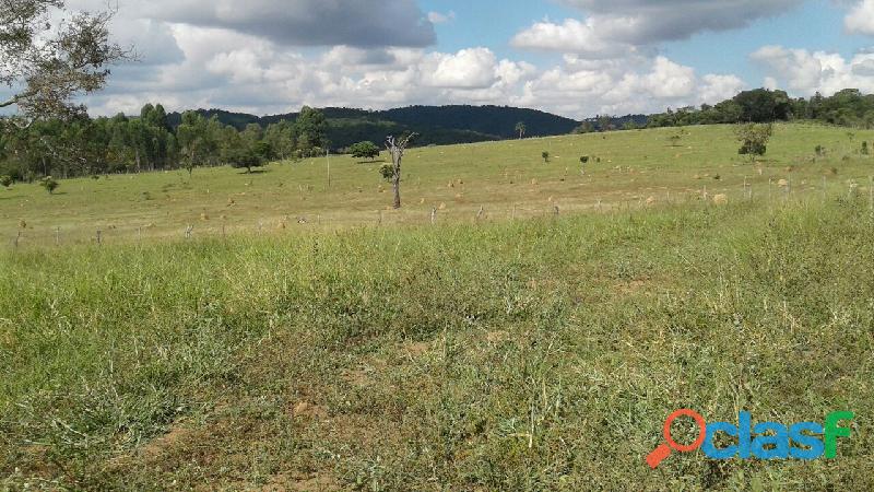 Chácara 1.700m² em Crucilândia MG 100 km de Belo