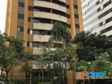 EXCELENTE APARTAMENTO PARA LOCAÇÃO DE 165m² CONDOMÍNIO