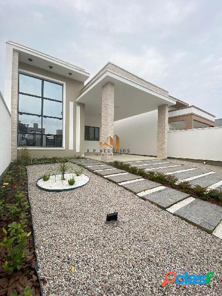 Em um loteamento planejado, esta casa está rodeada de área