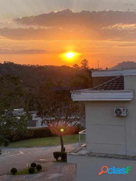 LINDA CASA COM VISTA PARA MATA PRESERVADA!