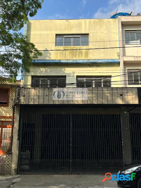 Prédio comercial com 802 m² dividido em 3 pisos na Vila