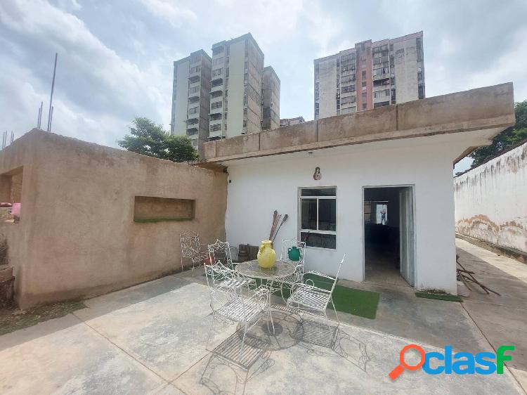 SE VENDE CASA EN CALLE CERRADAPARA REMODELAR AL GUSTO EN LOS