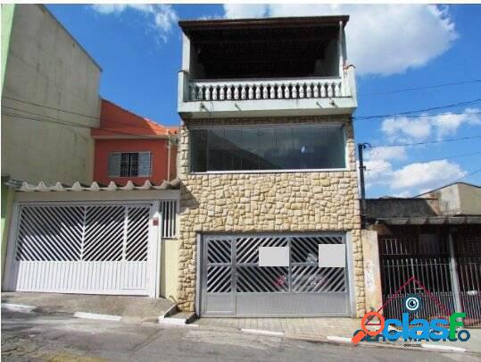 Sobrado com 3 Quartos e 3 banheiros à Venda, 295 m².