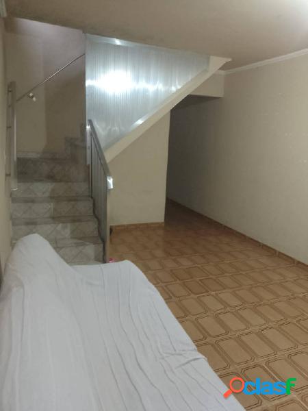 Sobrado com 3 quartos e 2 banheiros à venda, 125 m² por R$