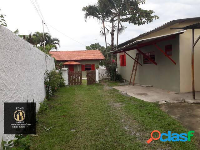 Terreno 1100M² com 4 casa e 2 lojas