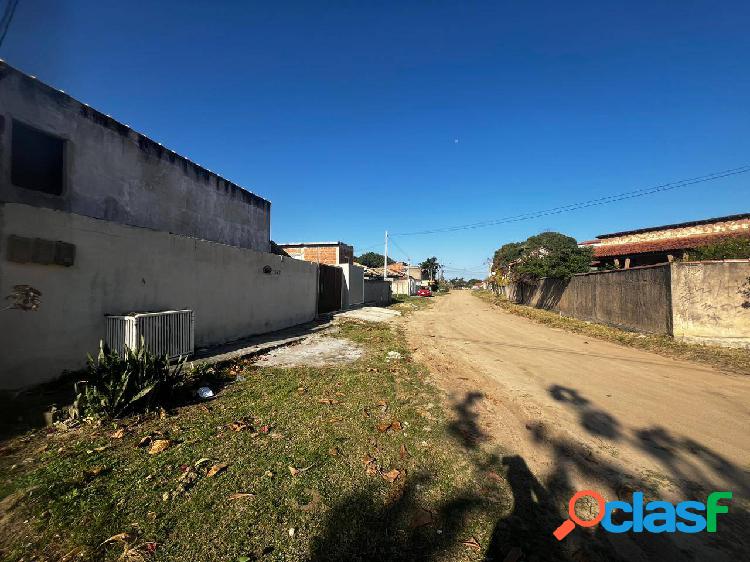 Terreno Com 384 m2, com área construída