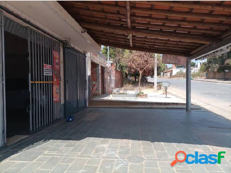 Vendo casa com ponto comercial bairro Camilo Prates